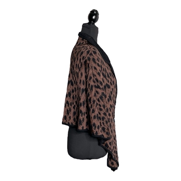 St. John Wool Blend Leopard Knit Cape Poncho | Double Breasted Statement Wrap - Picture 5 of 13